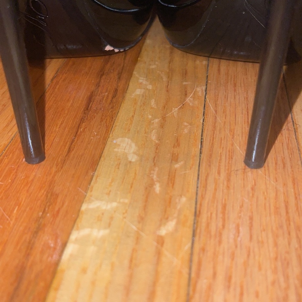 Shoes - Picture 6 of 7